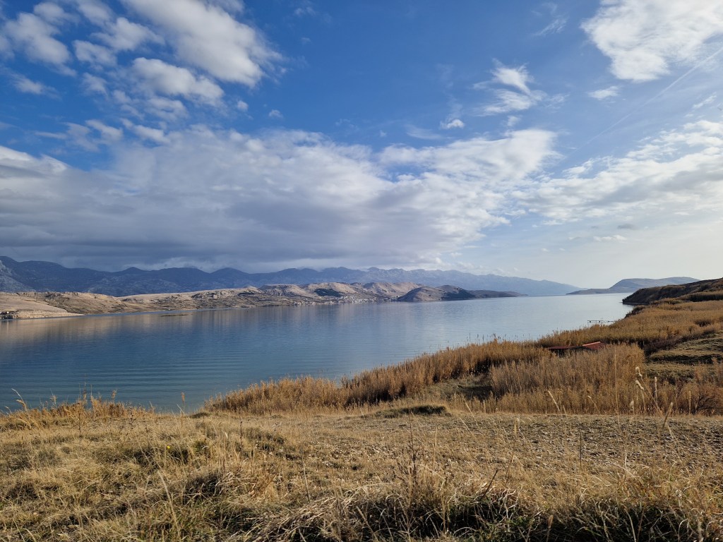 Sestre Lun in bratje Sonca na&nbsp;Pagu